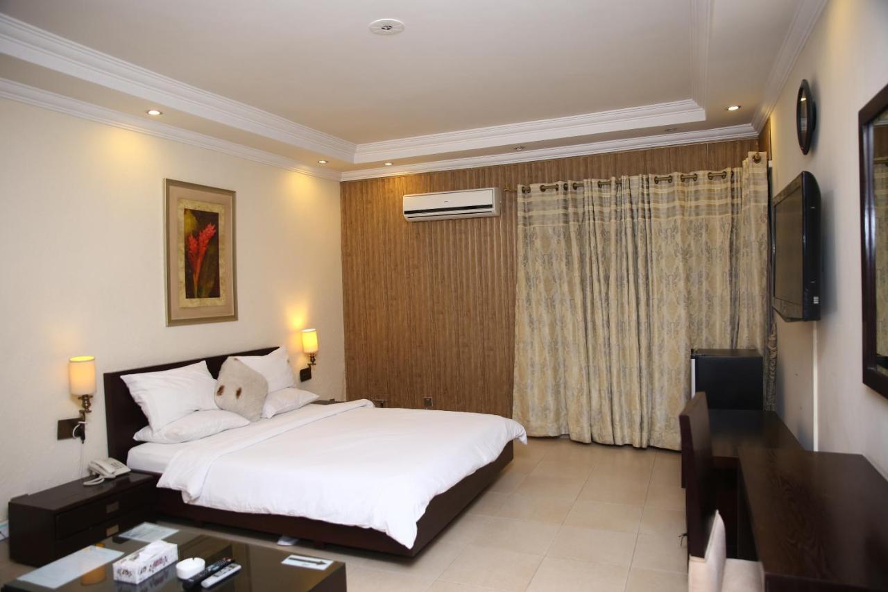 Safari Club 3 Bahria Town Hotel Rawalpindi Exterior foto